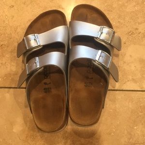 Women’s size 40 papilio platform sandals in silver